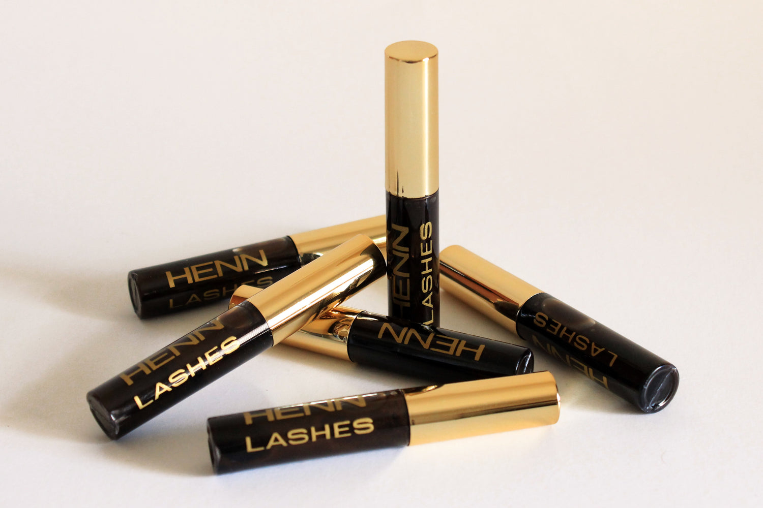 fortalece tus pestañas con henn lashes